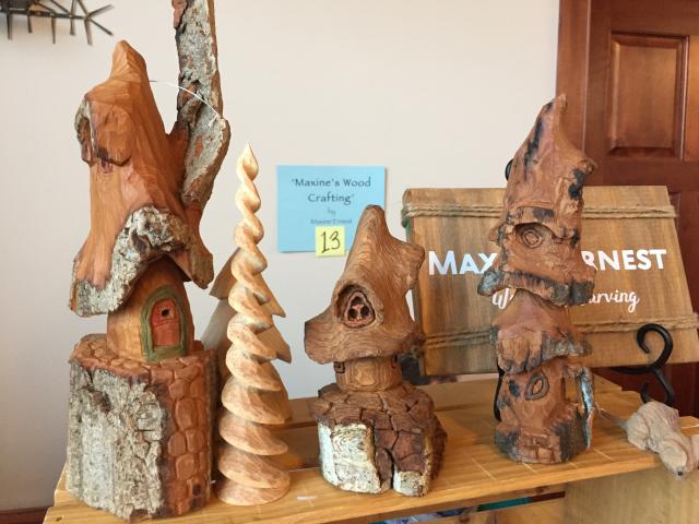 more wood carvings: little houses